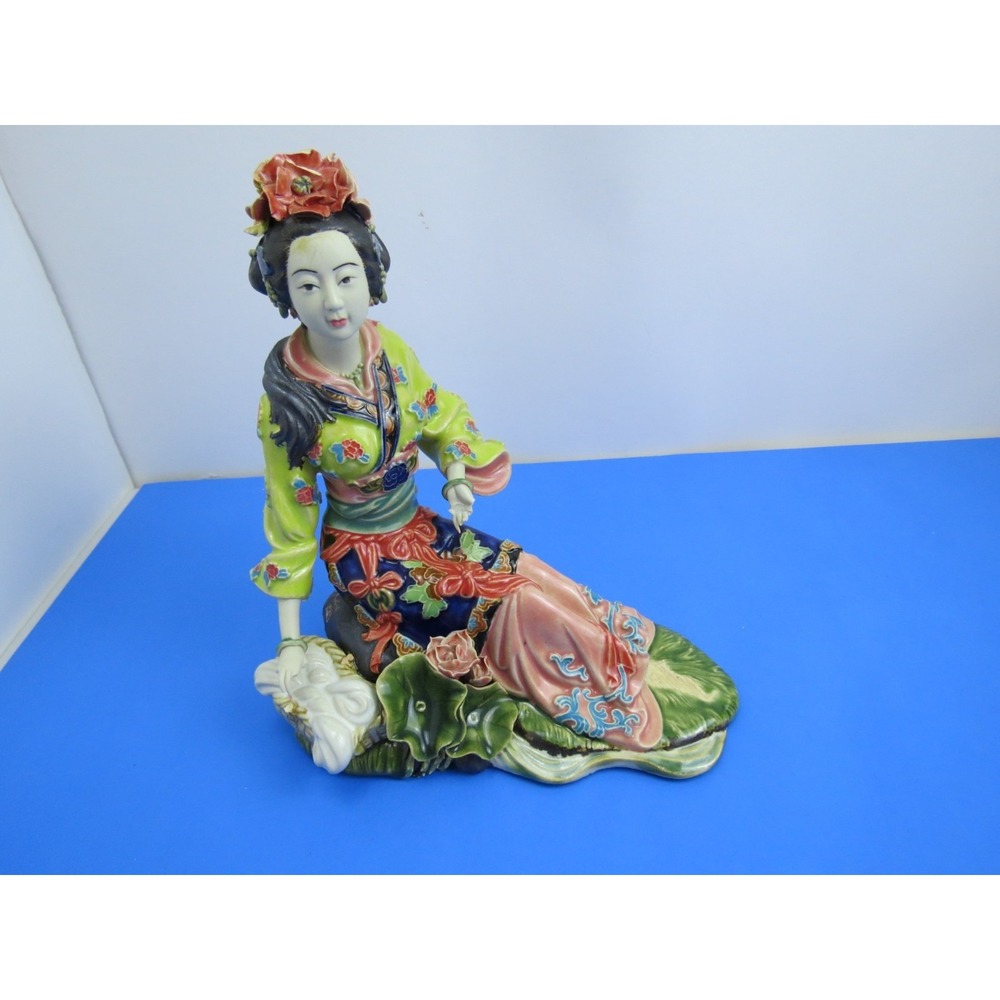 Royal Palace Pottery Wucai Porcelain Woman Decoration Statue DAMAGE